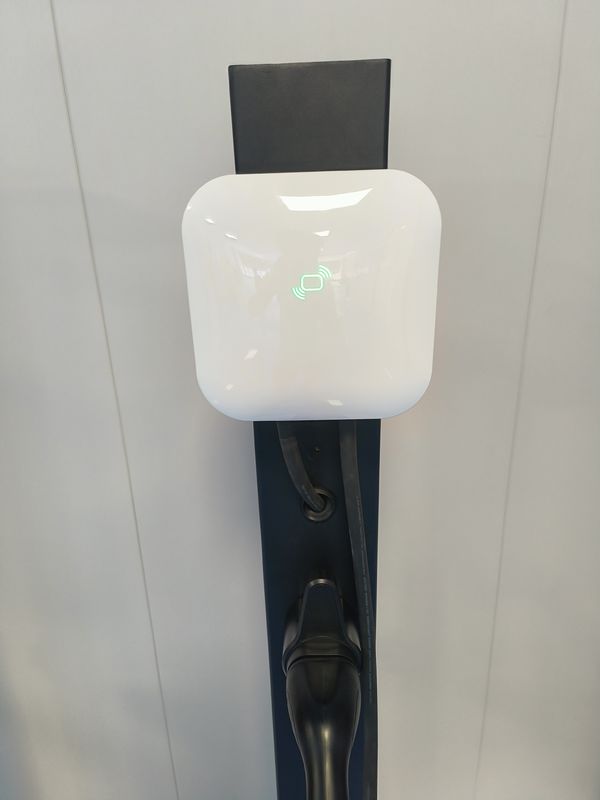 GBT Wallbox Ac Pengisi Daya Mobil Listrik Ev Pengisi Daya Murah Tipe2 3 Fase 11kw Untuk Tesla